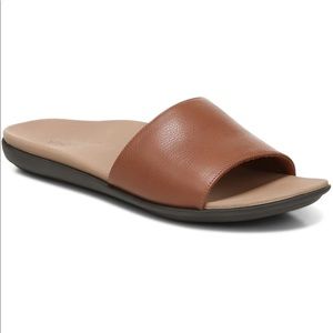 Vionic Mirage Val Slide Sandal
